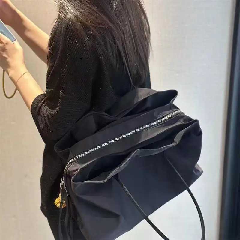 Korean Black Nyl Handbag Large Capacity Minimalist Wens Tote Bag Fi Mti-cpartment Cputer Shoder Bag Travel Bag Y251209