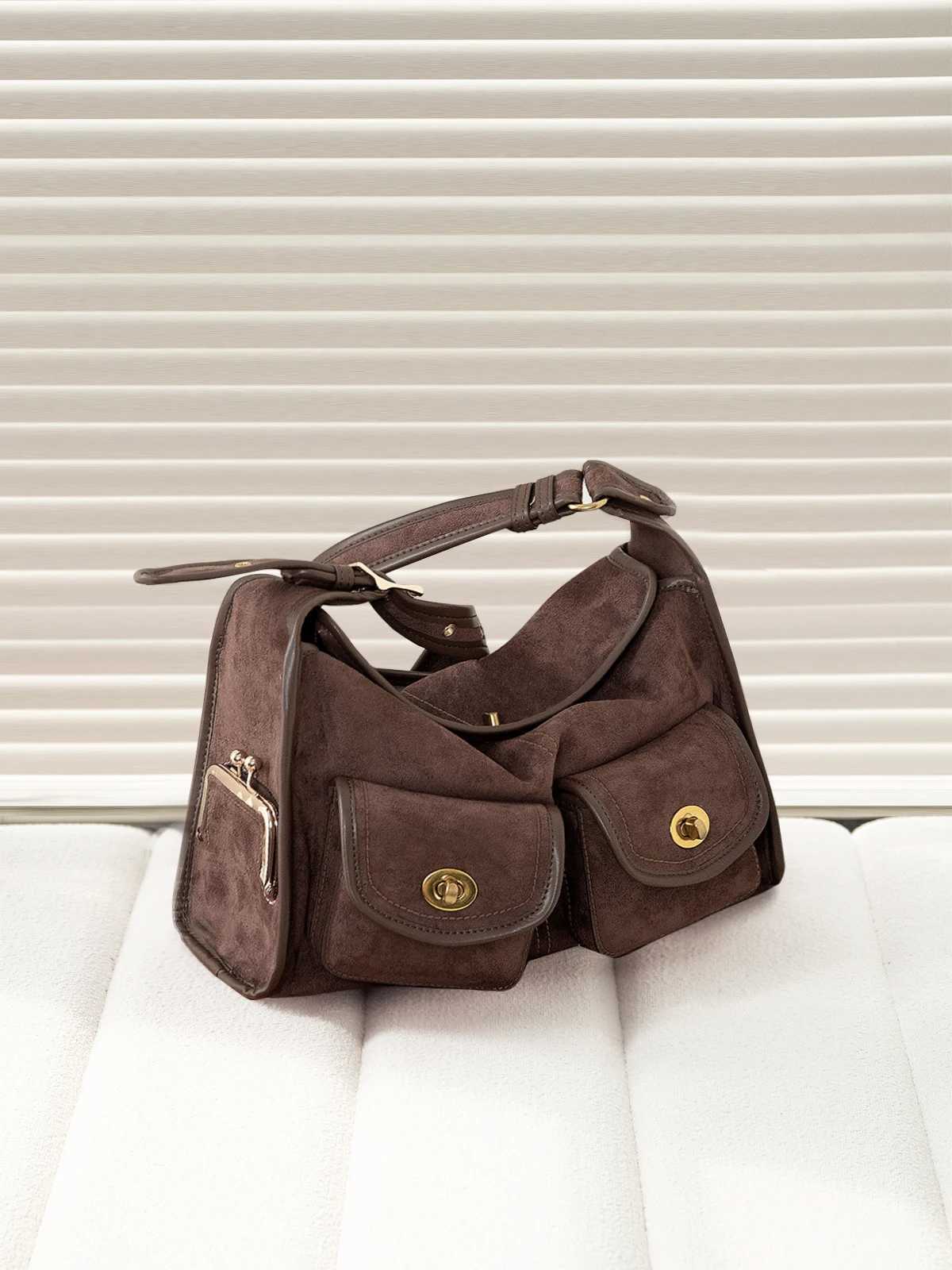 HIATUS medieval gilt lock mti-pocket shoder low bag literary and casual wide shoder strap cmuter bag Y251209