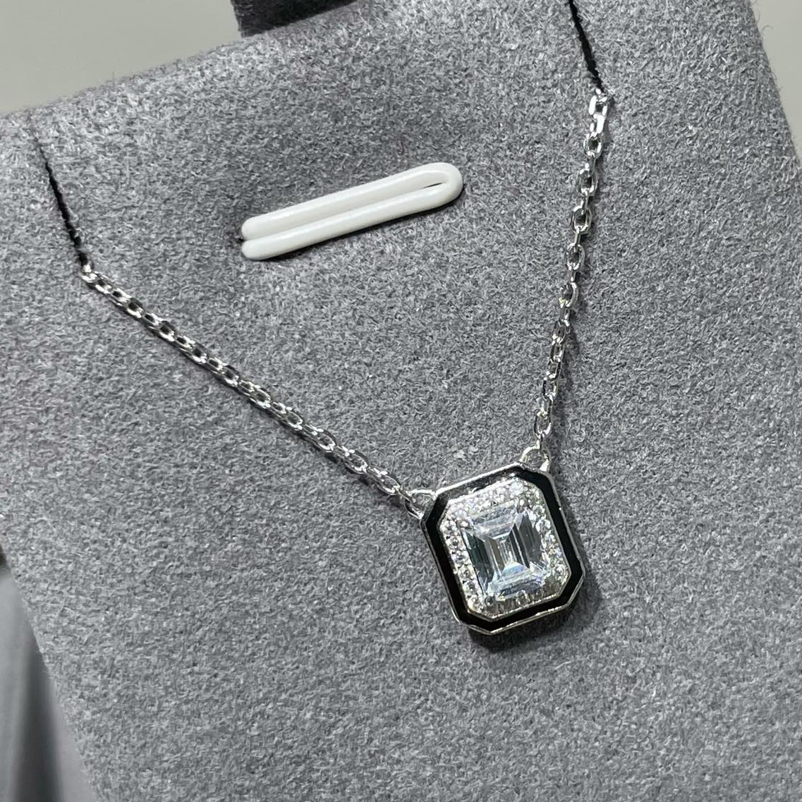 ADITA Quatre necklace earrings designer TOP quality for couples details are consistent with counter products With box 011