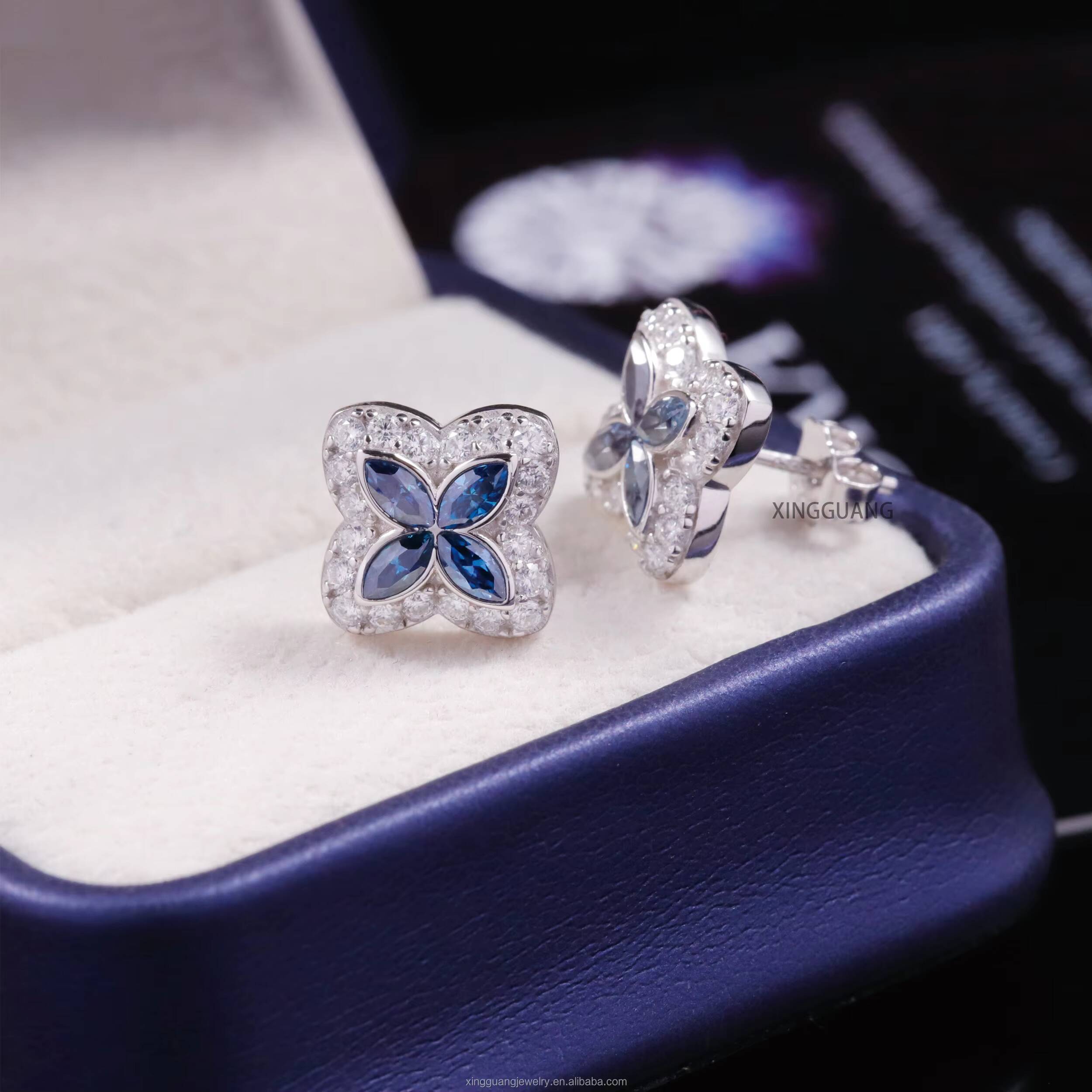 Flower Jewelry Sapphire Moissanite Four Leaf Clover Design White Gold Plated 925 Sterling Silver Earring Studs Women Men