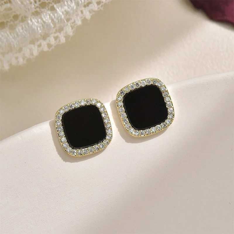 EVISPOL Zircon Black Resin Square Stud Earrings for Wen Elegant Luxury Cartilage Helix Earrings Piercing Jewelry Gifts Y251210