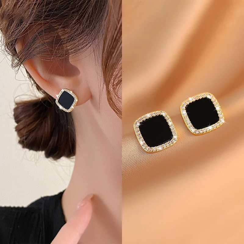 EVISPOL Zircon Black Resin Square Stud Earrings for Wen Elegant Luxury Cartilage Helix Earrings Piercing Jewelry Gifts Y251210