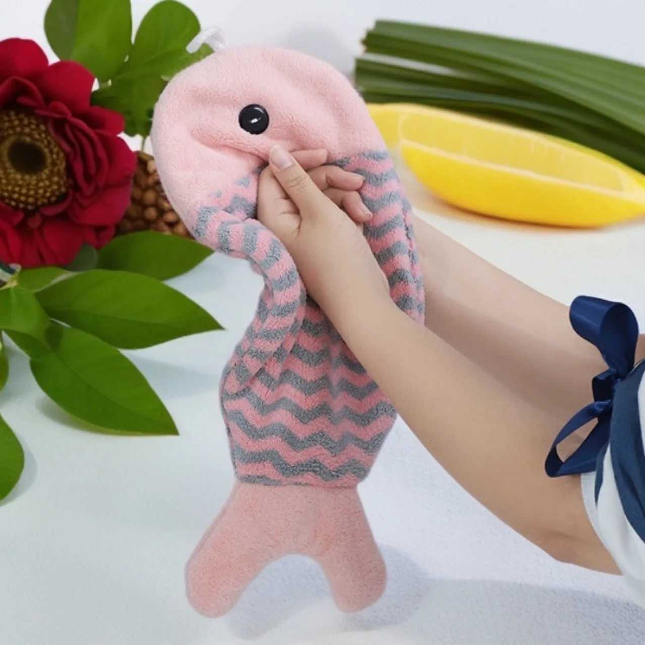 Hanging Cartoon Fish Hand Towel Soft Water Absorption Household Cute Childrens Kitchen Bathroom Thickened Hand Towel 3pcs C251210