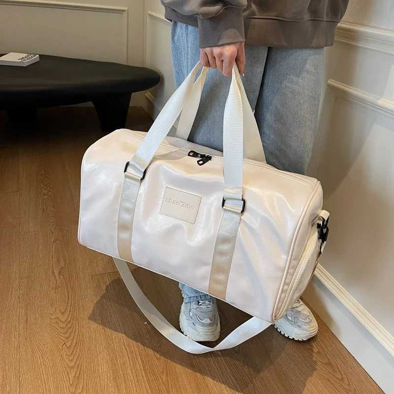 Super Cool Glossy PU Large Capacity Travel Bag 2024 Simple Casual Sense of Luxury Fi Shoder and Crossbody Bags for Unisex Y251209