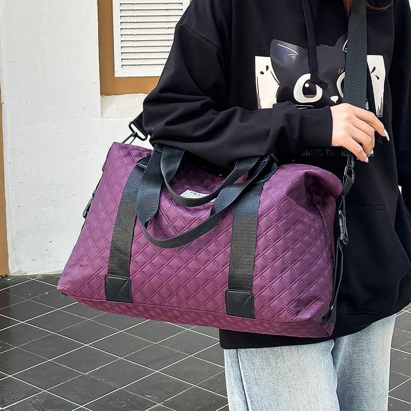 Neutral mens and wens bags travel handbags are suitable for traveling and can hold a large amount of clothes Y251209