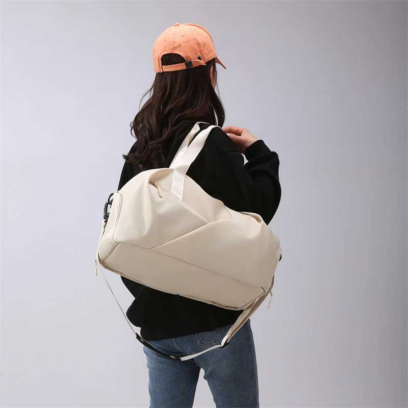 Large capacity leisure travel bag short distance business travel handbag lightweight and simple lage bag fitness bag Y251209