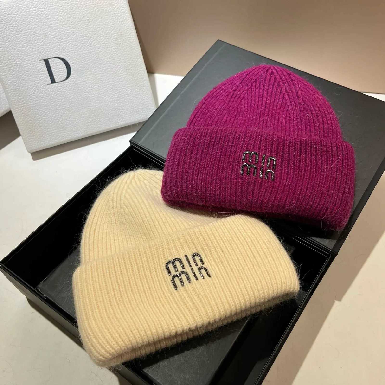 Luxury Luxury Rhinestones Fashion Women Winter Hats Real Rabbit Fur Wool Skullies Beanies Knitted Hat Lady Warm Walking Bonnet Cap Pr Y251209