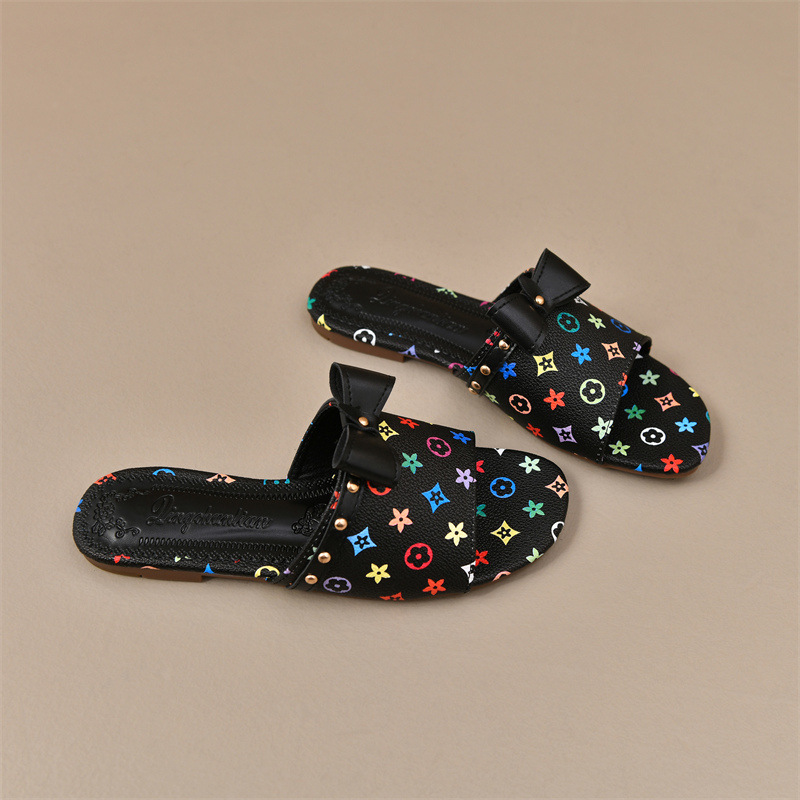 New Design Style Color Print Slippers 2026 Summer Hot Trend Versatile Women Sandals Beach Casual Flat Slippers Black White Free Shipping Size 35-40