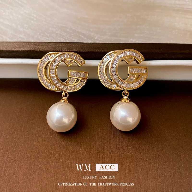 2026 New Fashion Earring Ladies Electroplated Sier Needle Zircon CG Pearl Wen Prum Stud Jewel Versatile Luxury Earring Y251210