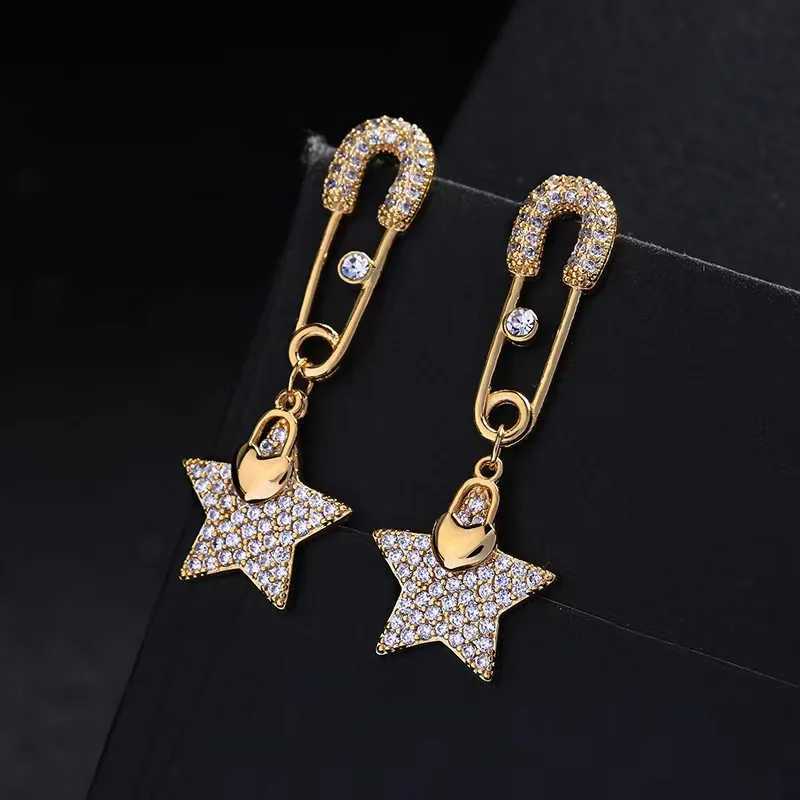 Fashion per clip design earrings trend er flash set rhinestone star temperament stud earrings Y251210
