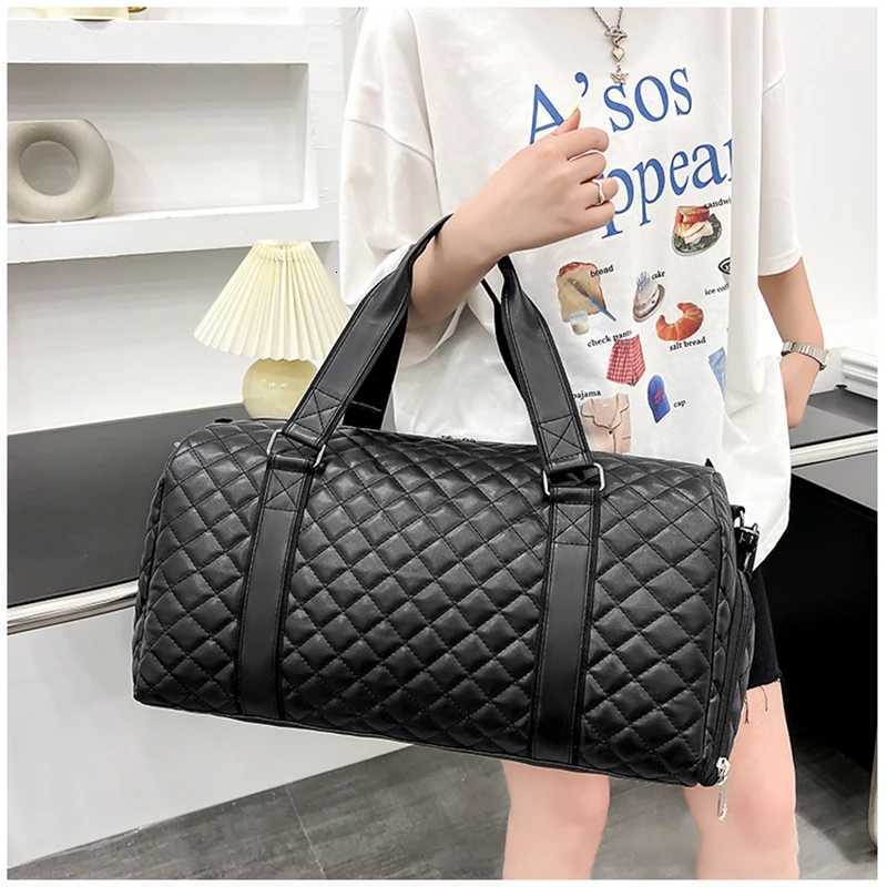 Duffle Tote Gym Fitness Bags for Wan PU Leather Handbag Travel Lage Shoder Sports Shoes Pocket Weekend Crossbody Bags Y251209