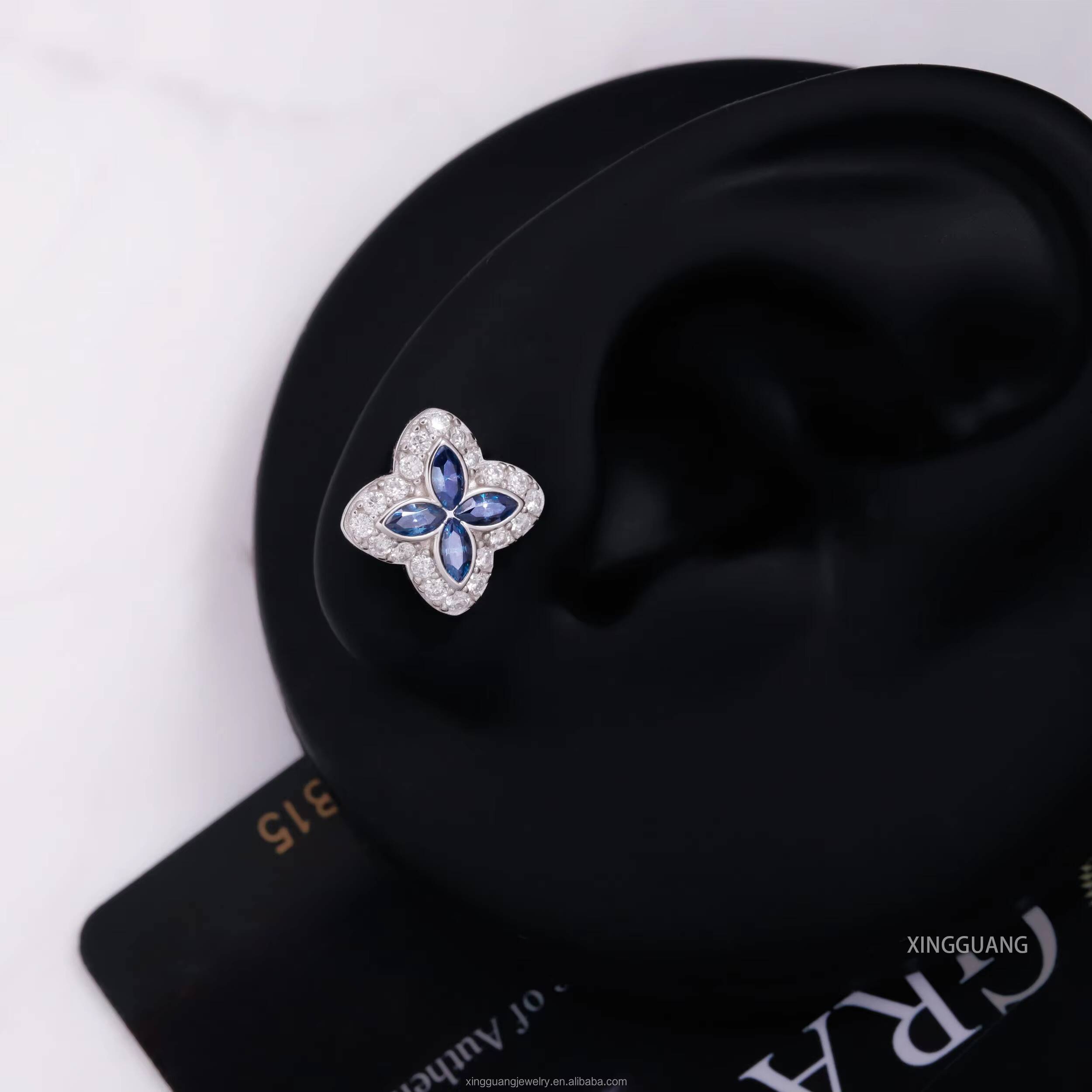 Flower Jewelry Sapphire Moissanite Four Leaf Clover Design White Gold Plated 925 Sterling Silver Earring Studs Women Men
