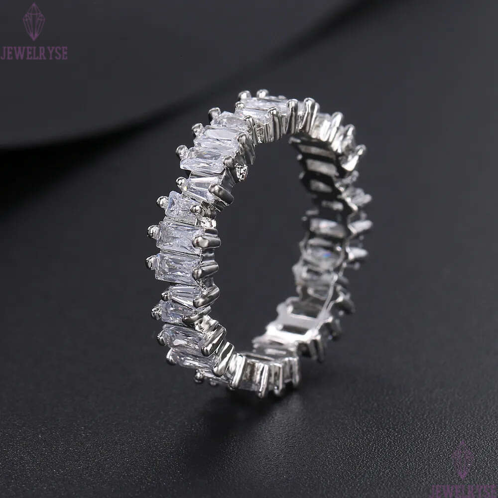 Hip Hop Iced Out Love Ring CZ Stone Tennis Band Rings Women Charm Luxury Jewelry Crystal Zircon Diamond Rose Gold Silver Wedding Gift