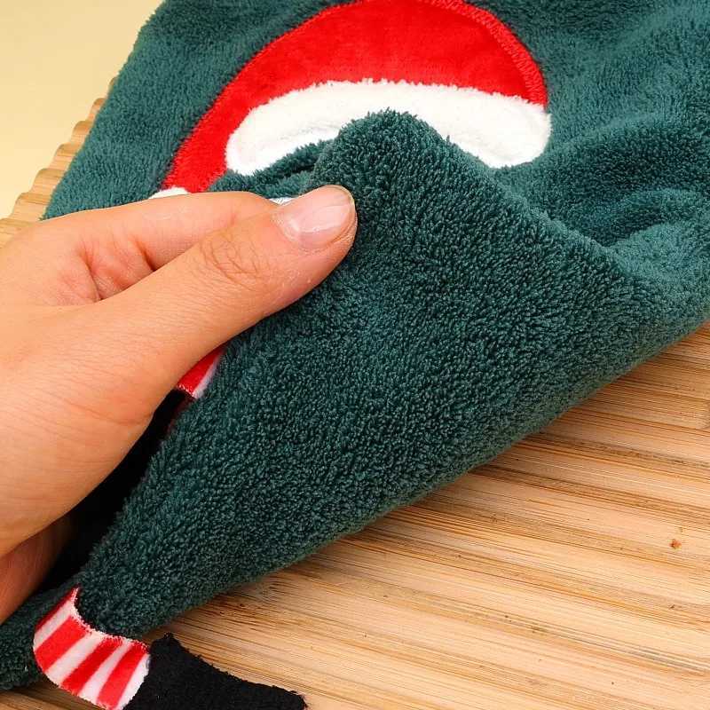 Christmas Hand Towel Christmas Coral Fleece Towel Kitchen Absorbent Drying Rag Xmas Cartoon Hand Towel Thickened Hanging Cloth C251210
