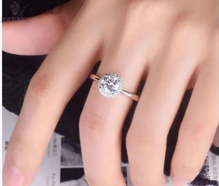 Silver Designer Ring Women High Grade Sparkling Moissanite Diamond Luxury Bling Diamonds Shine Crystal Rings Wedding Anniversary Engagement Party Jewe