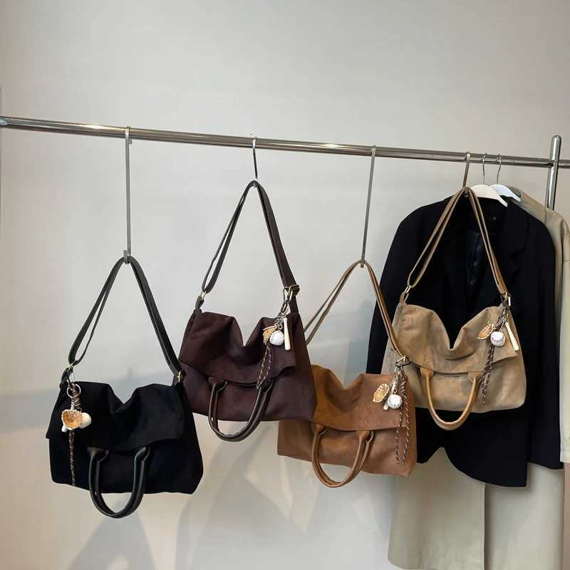 LEFTSIDE Wen PU Leather Crossbody Bag 2025 Winter Trend Short Handle Shoder Bag Luxury Designer Handbags and Purses Y251209