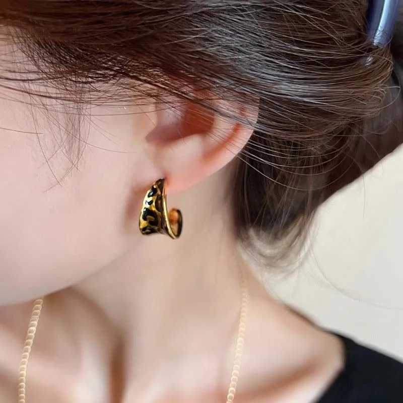 Korean Brown Enamel Leopard Print Hoop Earrings For Wen Vintage Elegant C-Shed Geetric Statement Earrings Jewelry Y251210