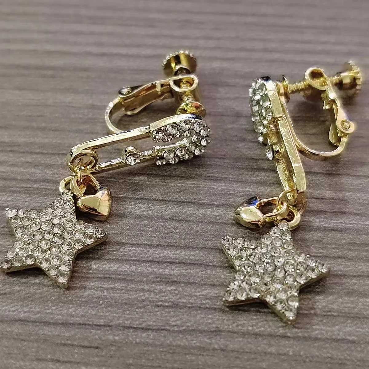 Fashion per clip design earrings trend er flash set rhinestone star temperament stud earrings Y251210