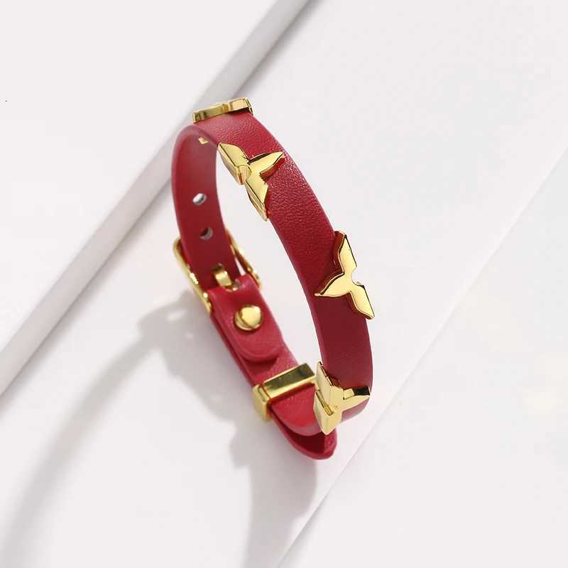 Fashion Leather Bracelet for Wen Men with Gold Tone Studs Adjustable Wristband 6 Available Tren Gift Y251210