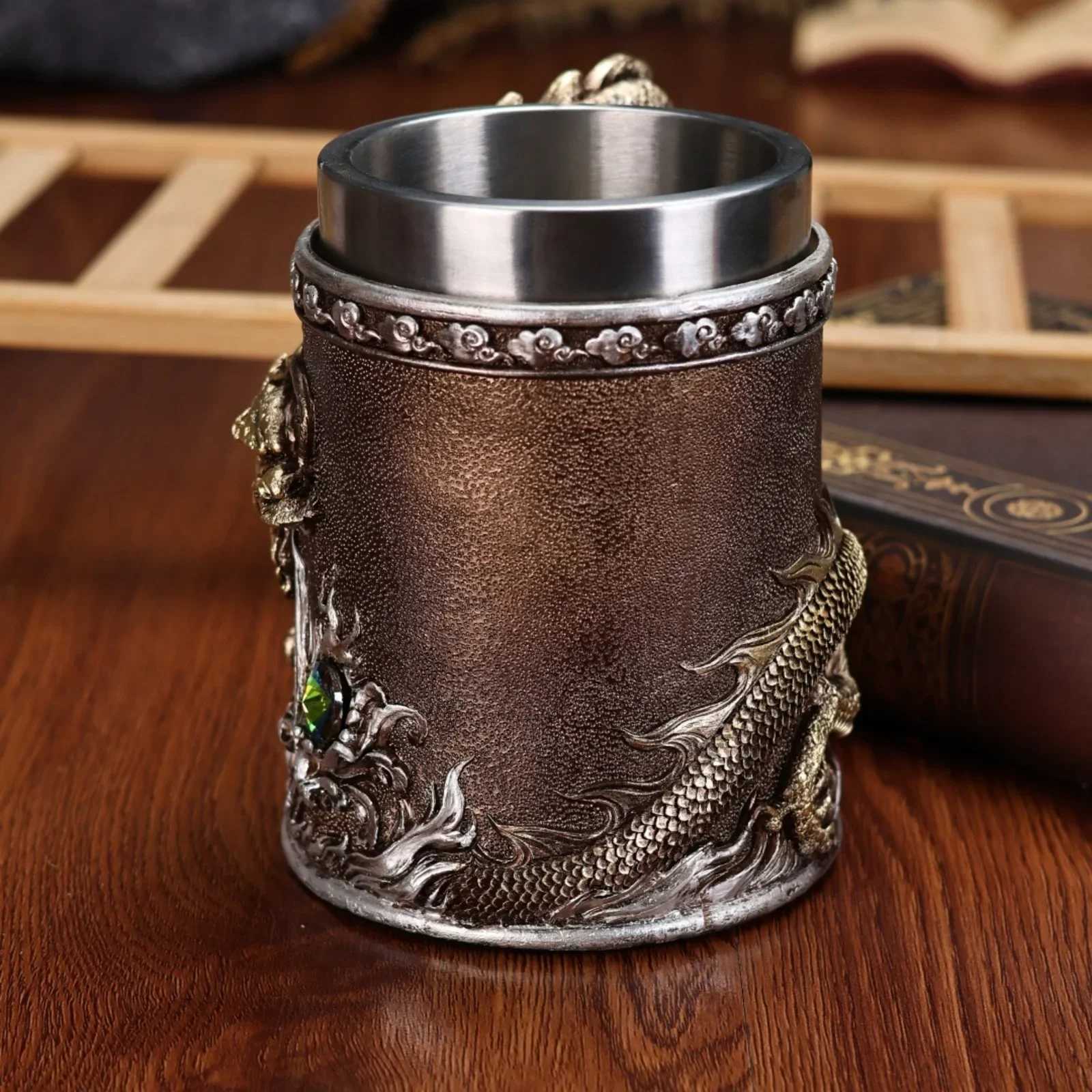 600ML Golden Copper Dragon Beer Resin Tankard 304 Stainless Steel Medieval Tea Cup Coffee Beer Mug Copper Color New Party Bar C251210
