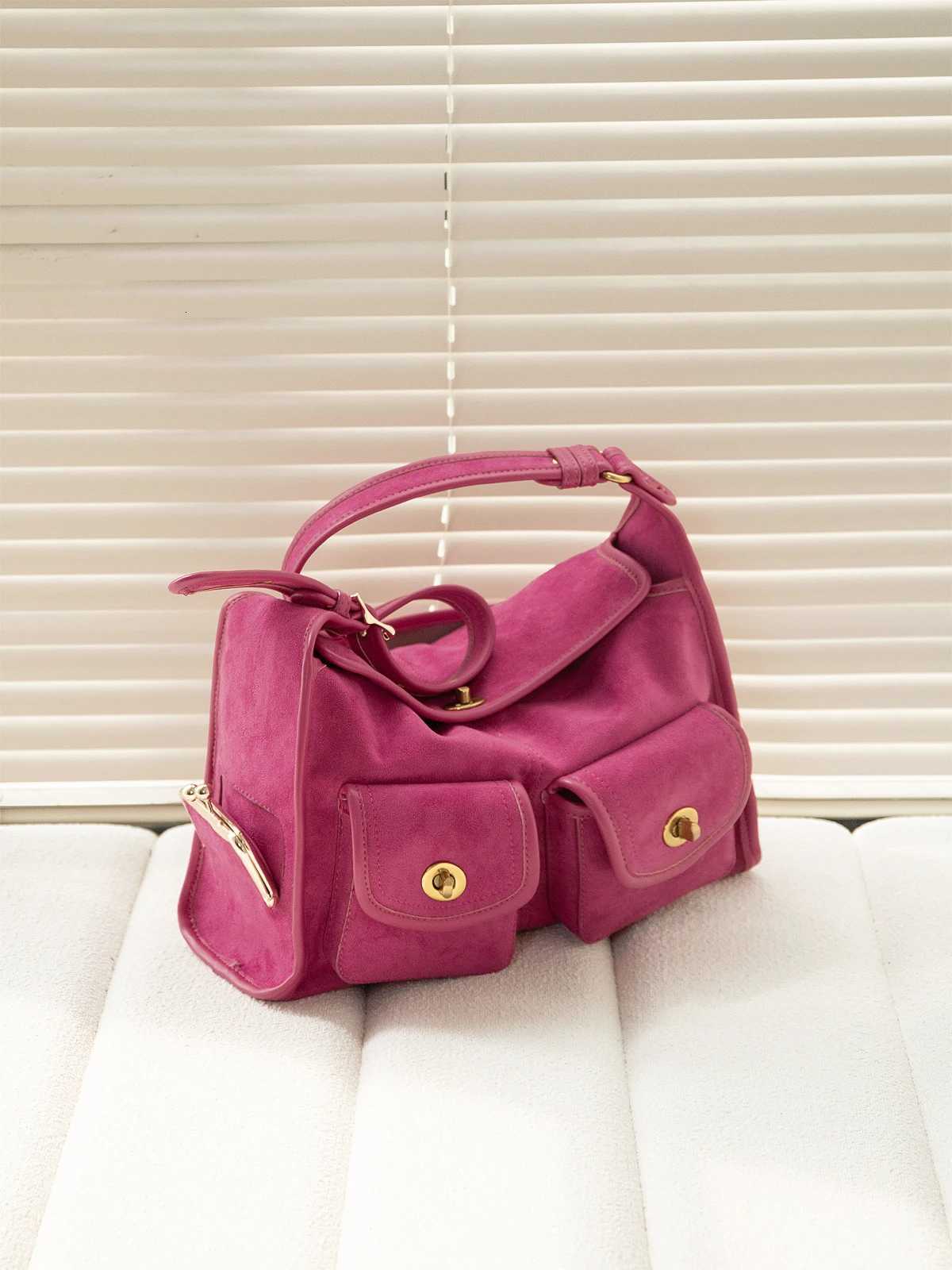 HIATUS medieval gilt lock mti-pocket shoder low bag literary and casual wide shoder strap cmuter bag Y251209