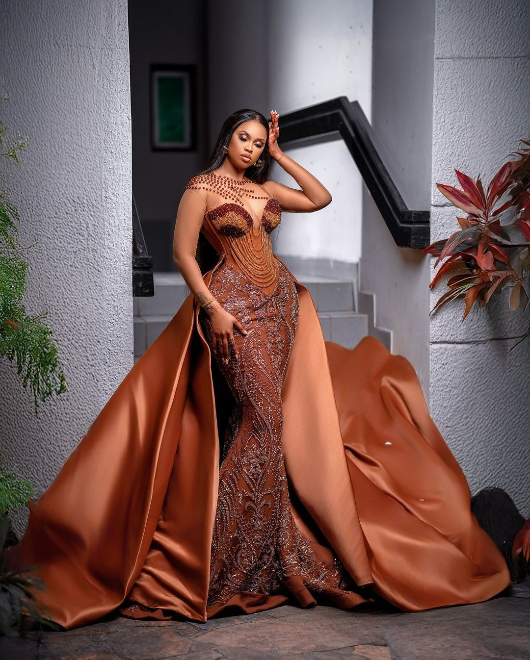 2026 Plus Size Brown Prom Dress Detachable Train Evening Dresses For Special Occasions Sheer Neck Long Sleeves Beaded Lace Illusion Mermaid Birthday G