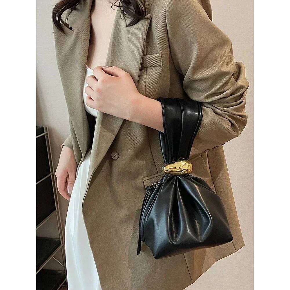 Soft Leather Clutch Luxury Designer Women Pleated Bucket Pouch Temperament Side Zipper Party Evening Bags Top-Handle Bag