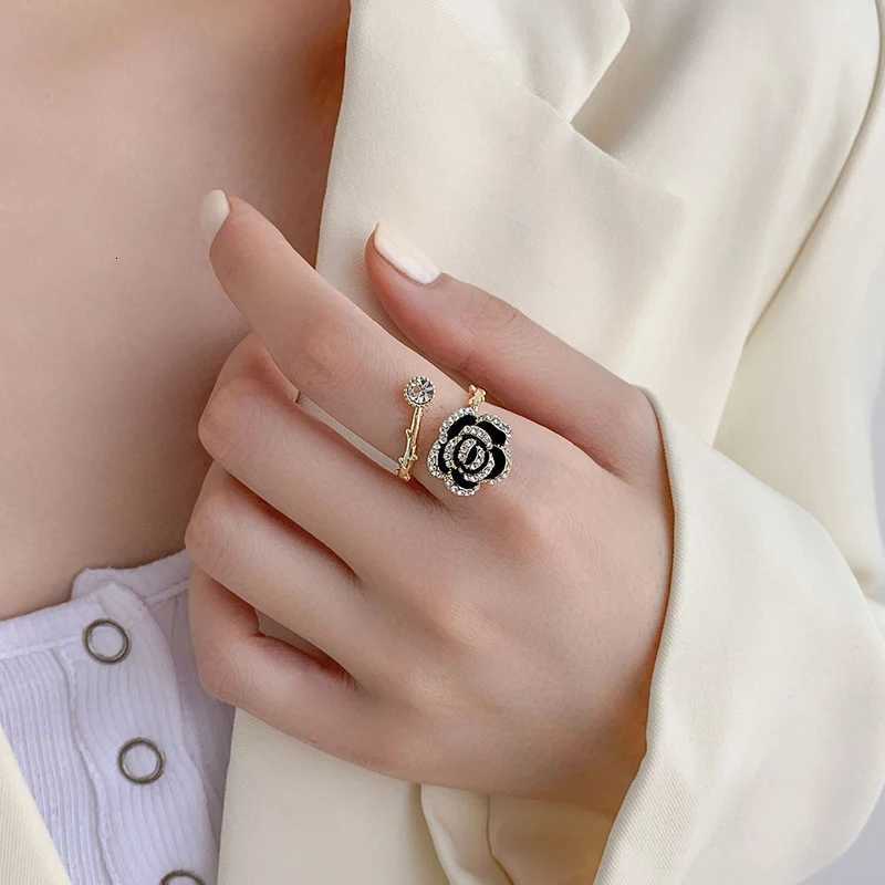 New Style Black Rose wer Shed Metal Opening Rings for Wan Girls French Luxury Zircon Index Finger Rings Jewelry Party Y251210