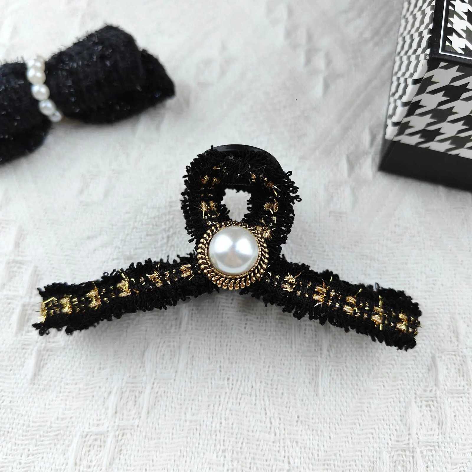 luxury brand Fashionable Hair Clips hair accories shark clips exquisite pearl heaear Crab hair clip Hair pin Y251210
