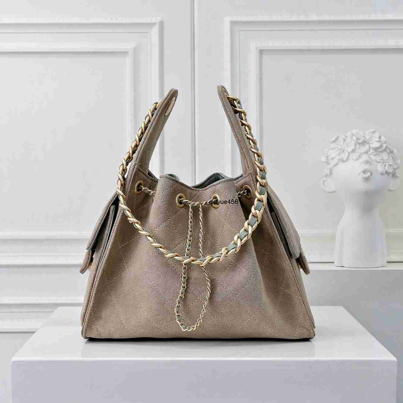 Designer New Suede Drawstring Bag Winter Large Capacity Shoulder Tote Bucket Bag Luxury Underarm Bag Soft Suede Tote Bag Drawstring Closure Designer Bag Weekend Bag