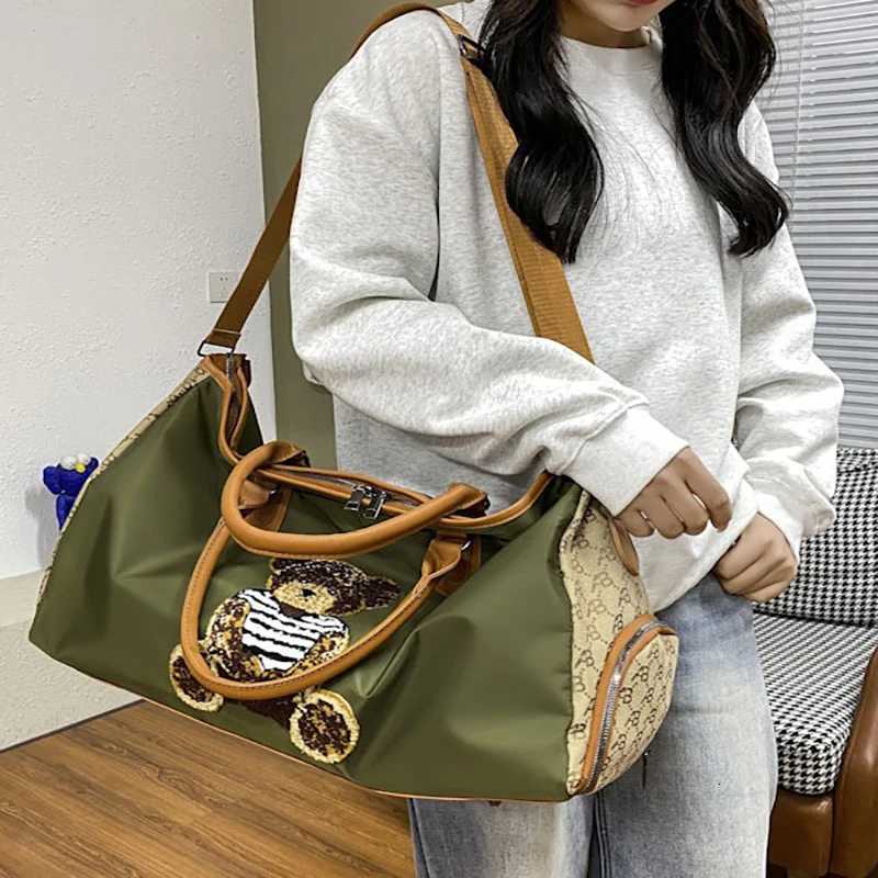 Short Distance Large Capacity Hand-held Travel Bag Crossbody Wens Lage Storage Bag New Style Fiable casual Bag Y251209
