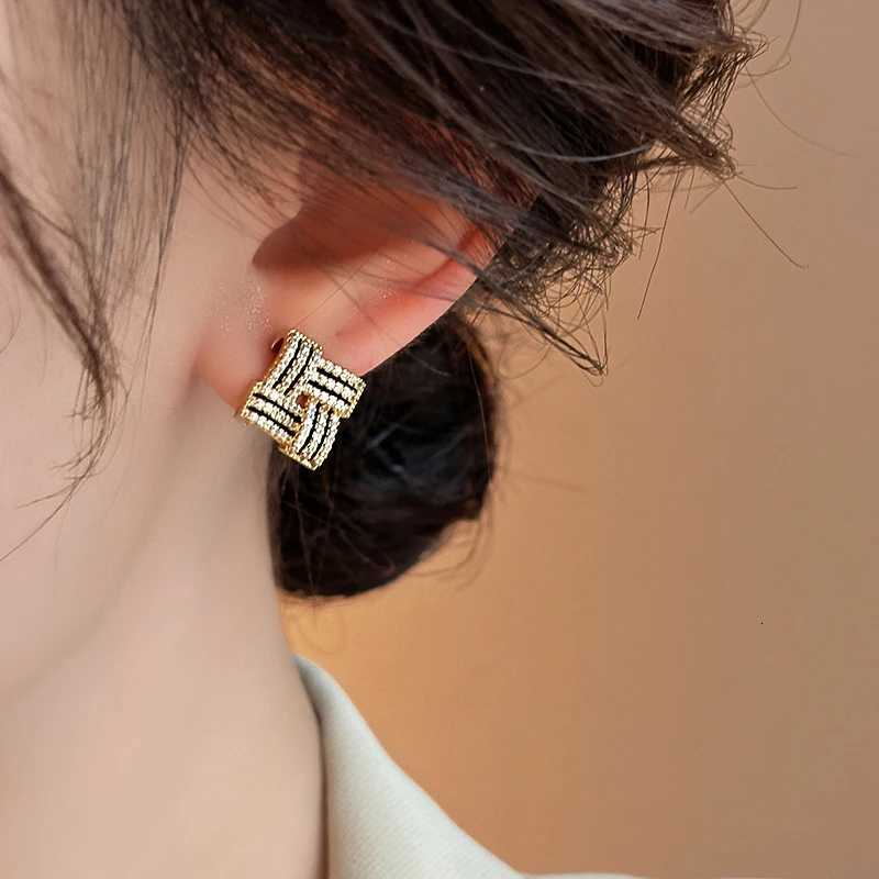 Design High-end Feel Micro Inlaid Zircon Geetric Black Lines Stud Earrings Retro Light Luxury Jewelry For Wens Accories Y251210