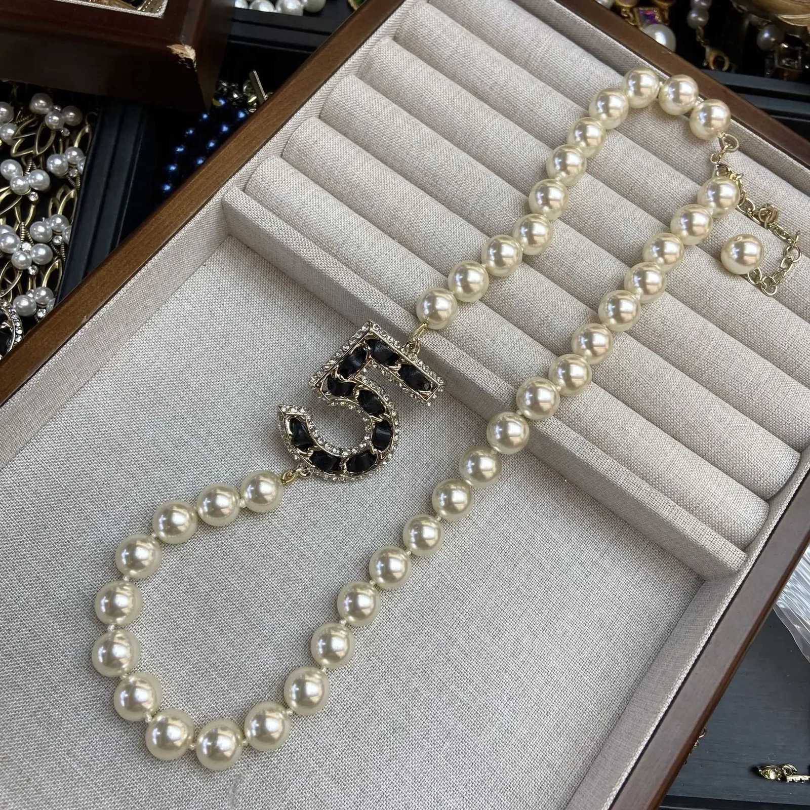 Leather Crystal No5 Sweater Chain Necklace Pearls Earrings Jewelry Set Y251210