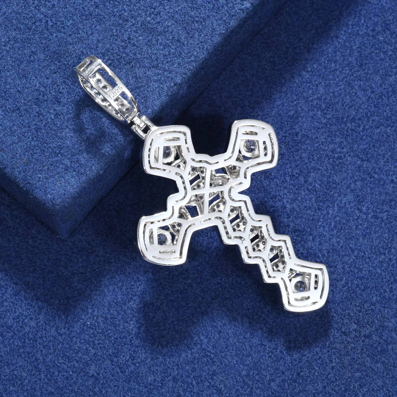 Trend Exquisite Iced Out Hip Hop Jewelry 925 Sterling Silver Bling VVS Moissanite Cuban Cross Charm Pendant