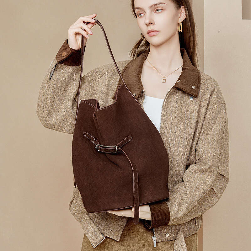 Luxury bag designer Niche Tote from South Korea, fashionable single shoulder top cowhide Beach Bags, large capacity Hobo high-end handheld leather buc