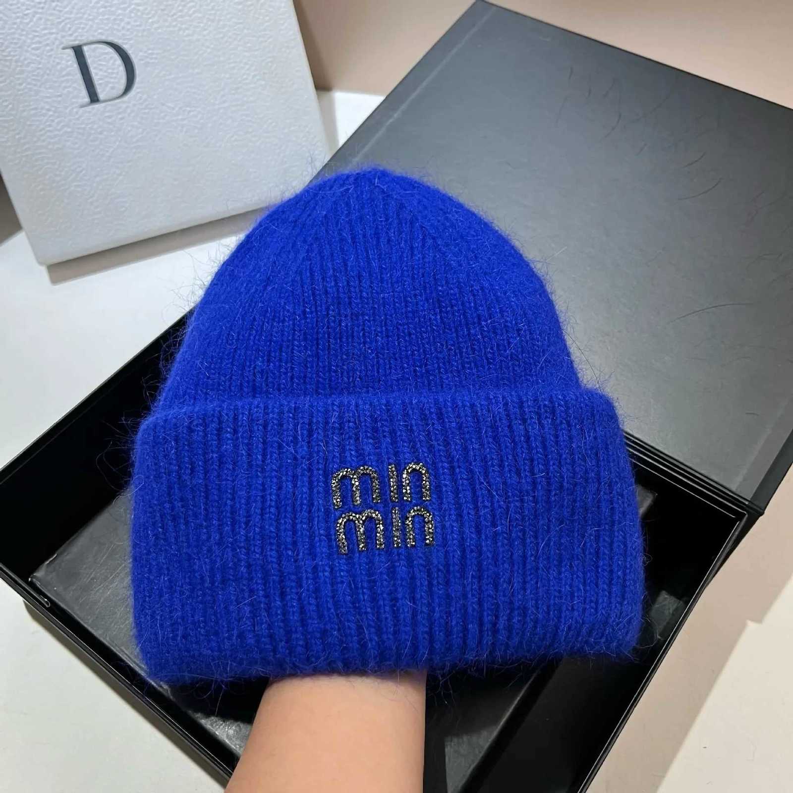 Luxury Luxury Rhinestones Fashion Women Winter Hats Real Rabbit Fur Wool Skullies Beanies Knitted Hat Lady Warm Walking Bonnet Cap Pr Y251209