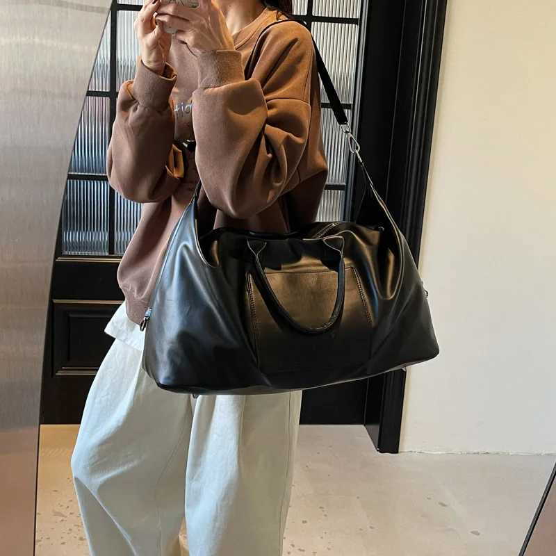 Fiable Crossbody Bags for Wen Portable Travel Bag Large Capacity Simple Armpit Bag Carry Lage Duffle Bag Sac Y251209