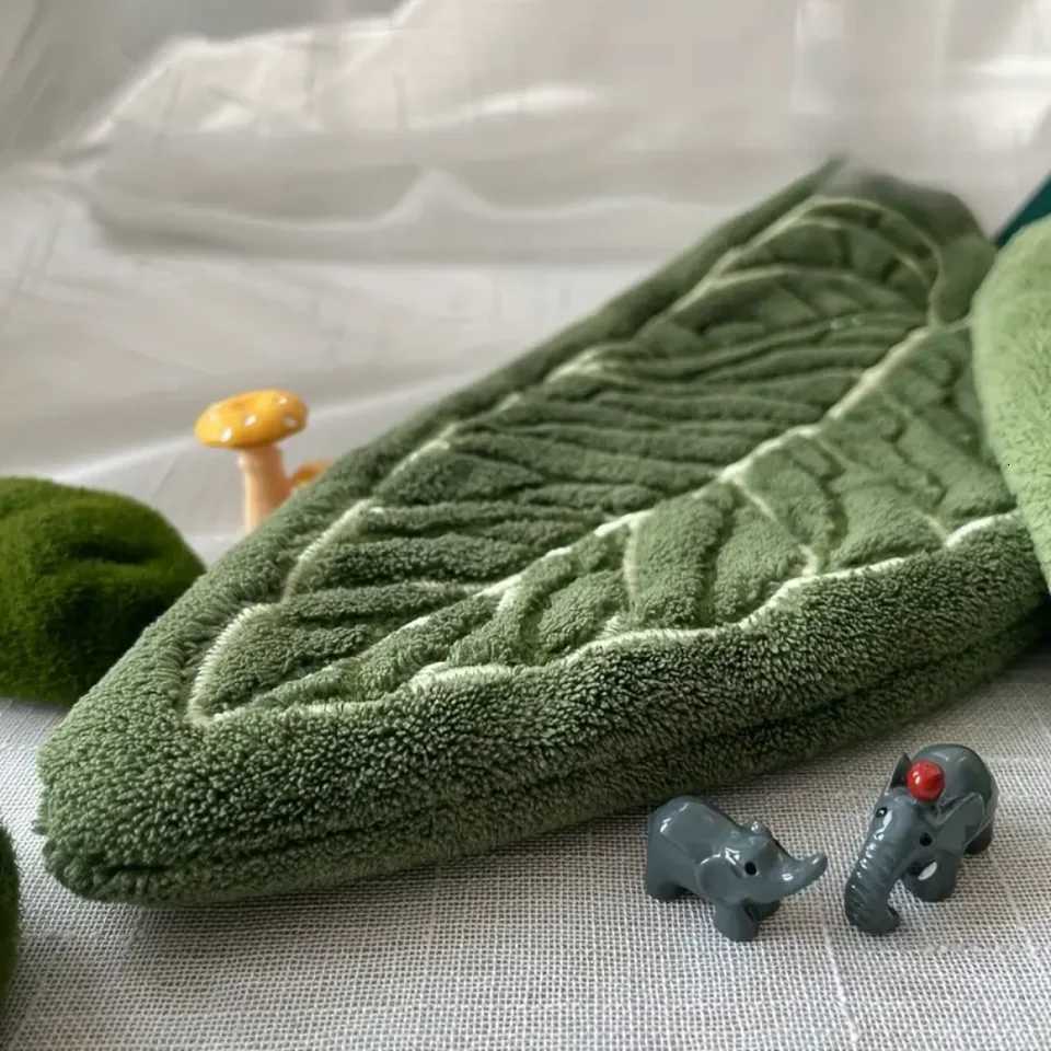 Super absorbent and quick-drying kitchen towel soft coral velvet tropical leaf print suitable for bathtub dry plate C251210