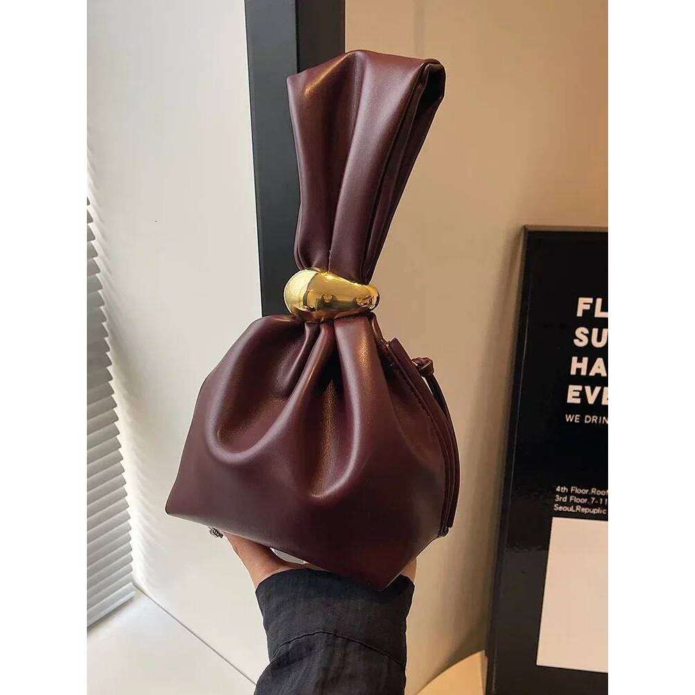 Soft Leather Clutch Luxury Designer Women Pleated Bucket Pouch Temperament Side Zipper Party Evening Bags Top-Handle Bag