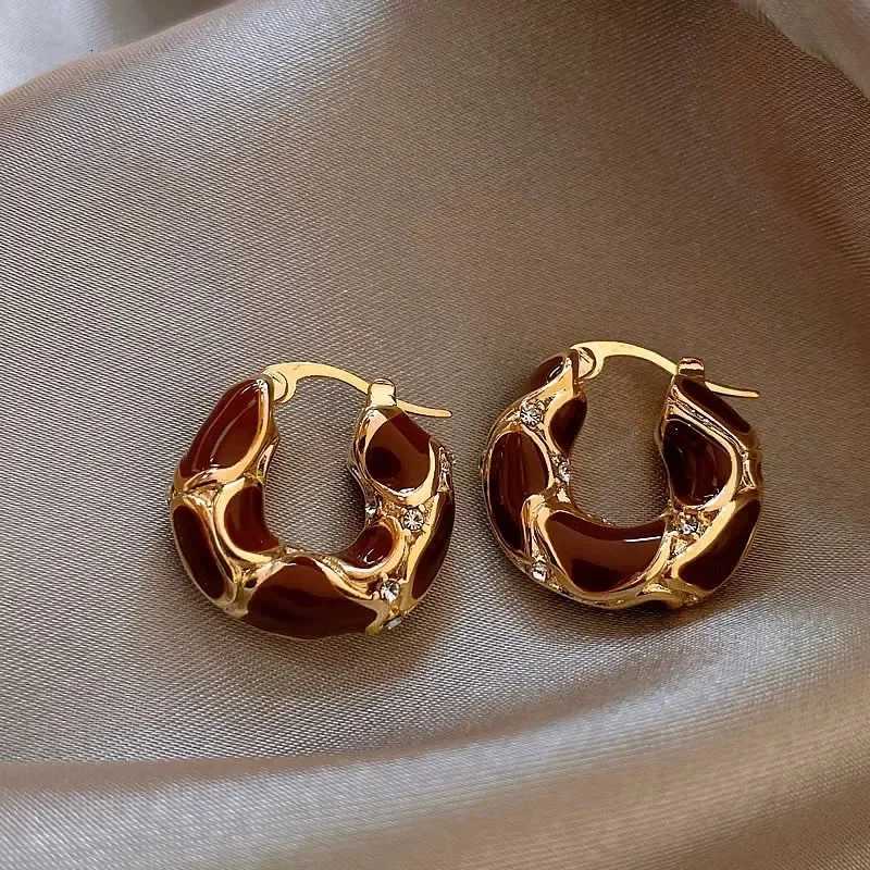 New Vintage Enamel Color Metal Texture Small Hoop Earrings for Wen Tren Gold Plated Statement Ear Buckle Creative Jewelry Y251210