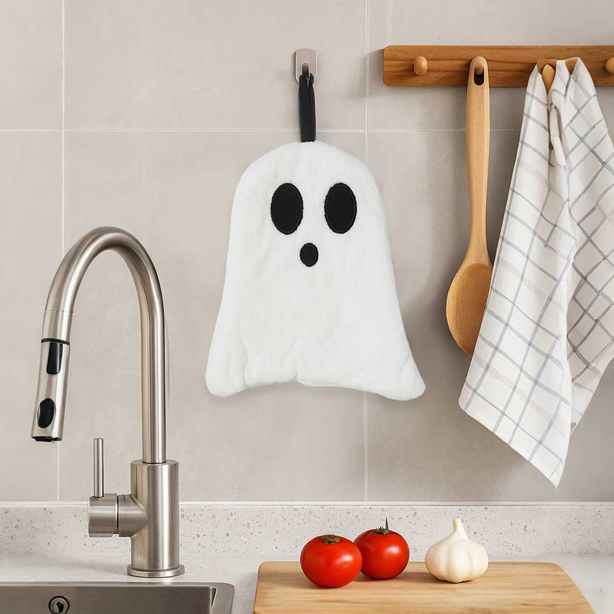 2pcs Black Cat Hand Towel Cute Handkerchief Towels Halloween Decoration 2025 Kitchen Towels for Hands Super Absorbent Towel C251210