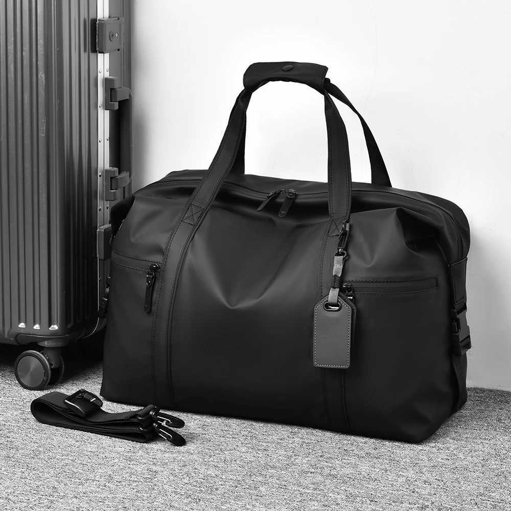 Mens Gym Bag - Black Adjustable Shoder Strap Duffel Bag for Gym Travel and Sports Lovers Fitness Gear Bag Y251209
