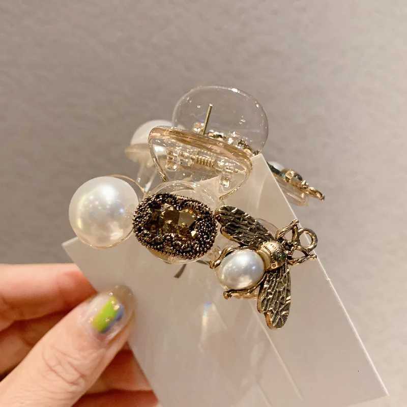 Elegant Retro Bee Hairpin Hair Cls Handmade Pearl Crystal Rhinestone Hair Clip Luxury Jewelry for Girls Wen Hair Accories Y251210