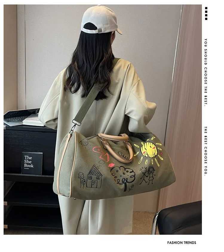 Large Capacity Travel Bag Wen Duffle Carry Lage Bag Graffiti Persality Weekend Tote Bags For Gym Fitness Y251209