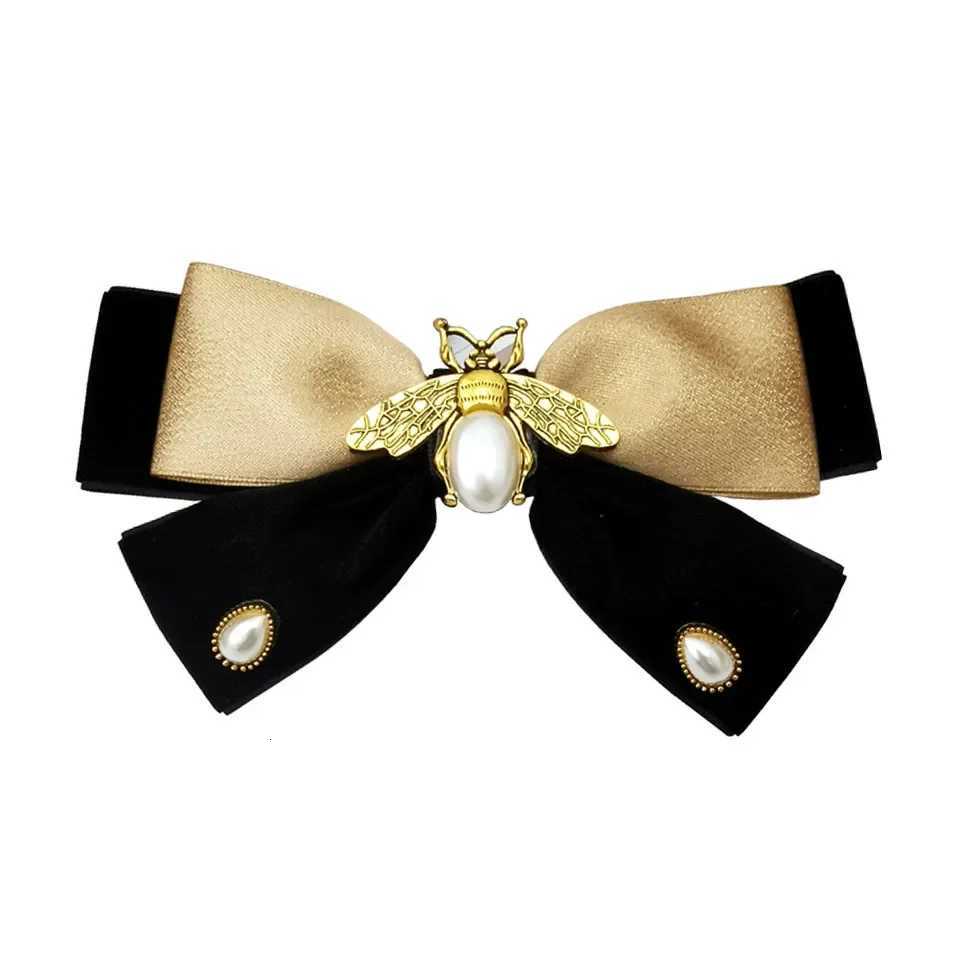 Retro Fabric Veet Bow Hairpin Pearl Bee Hairclips for Wen Fem Spring Clip Heaear Hairgrips Korean Hair Accories Y251210