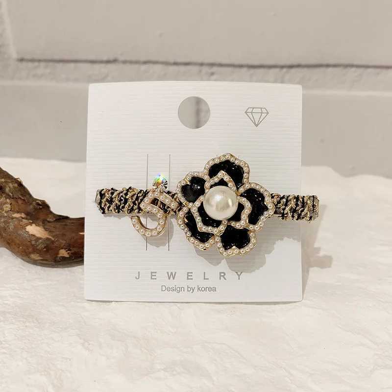 luxury brand 2025 Retro lia Hair Clip Fashion Daisy Hair pin Wens Crystal Hair clip Korean hair Accories Wholes Y251210