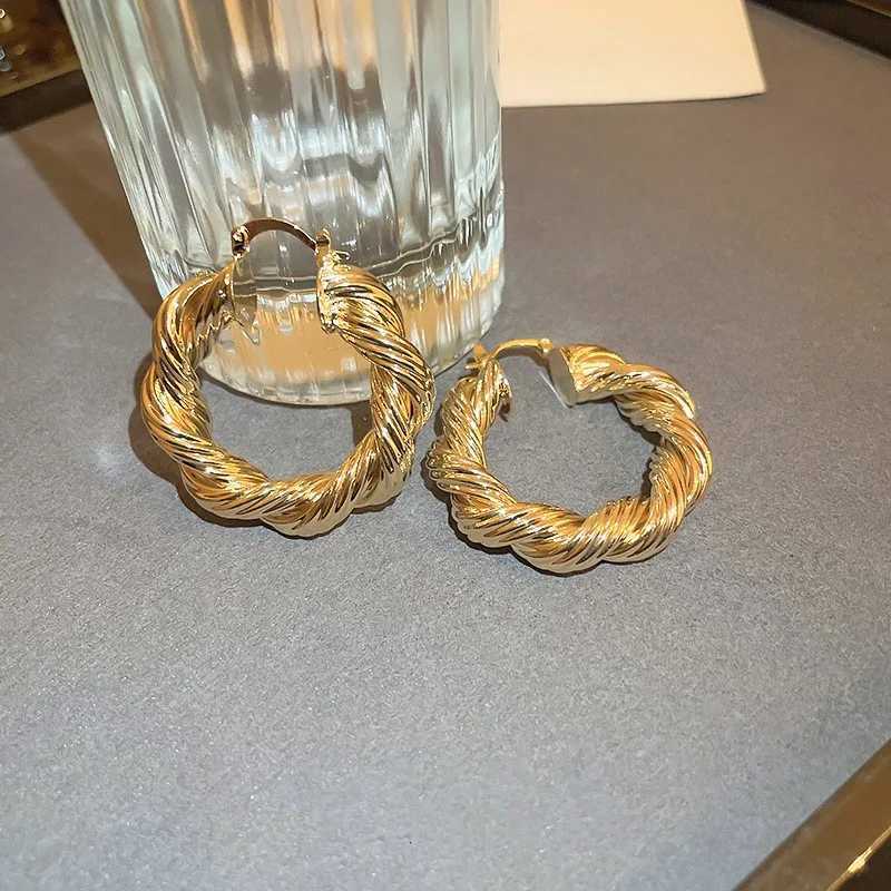 Huitan Aesthetic Twist Hoop Earrings for Women Gold Color Ear Loops Modern Fashion Ladys Daily Wear Statement Jewelry WholesaleXJ251210 - view 3