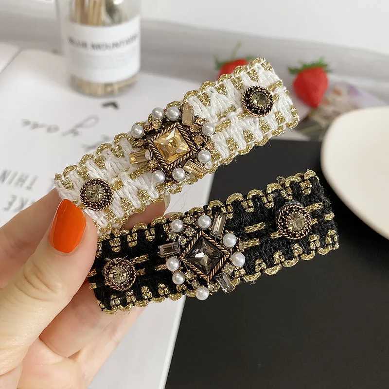 Luxury Brand High Quty Hair Clip Fashion Imitation Pearl Rhinestone Black White BB Clip Barrettes Girl Wen Hair Accories Y251210