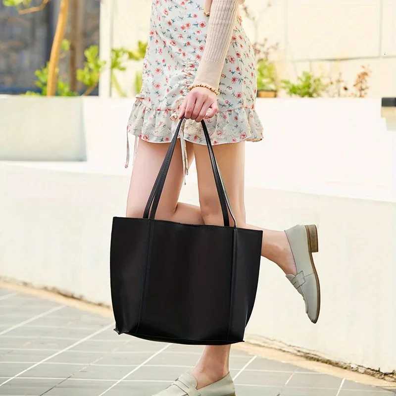 Tote Bags Simple and large-capacity fi shoder wens bag solid color minimalist style fi tote bag travel light and Y251209