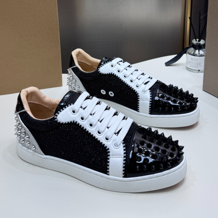 Designer shoes Men Women sneaker high quality leather Men studs casual shoes couple style cozy lace-up low-cut versatile Size 35-45